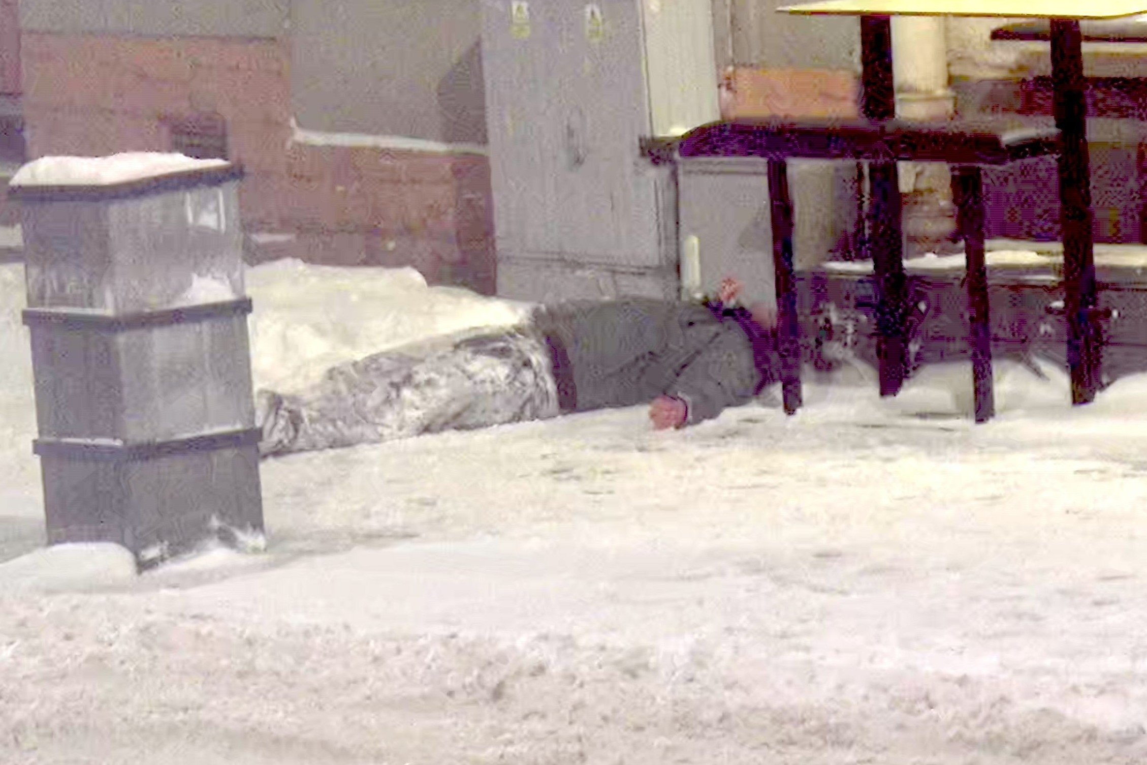 Patrolują miejsca, w których mogą przebywać bezdomni