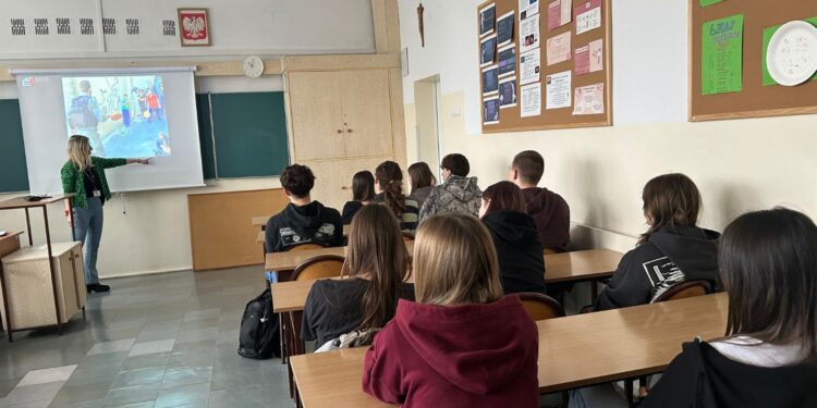 Wybierasz szkołę lub studia? Zacznij od konsultacji z doradcą - Radio Kielce 16.01.2026. Kielce. IV Liceum Ogólnokształcące. Warsztaty pn. „Jak nie dać się fake newsom?”, których organizatorem było Centrum Edukacji Medialnej działające przy Radiu Kielce / Fot. Aleksandra Słowak - Radio Kielce