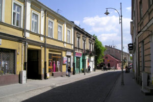 Kielce. Ulica Bodzentyńska. Maj 2004 roku / źródło: fotopolska.eu