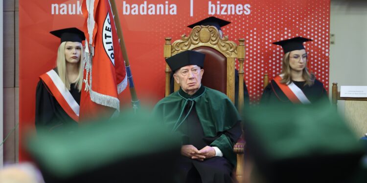 Profesor PŚK z tytułem Doktora Honoris Causa - Radio Kielce Profesor PŚK z tytułem Doktora Honoris Causa