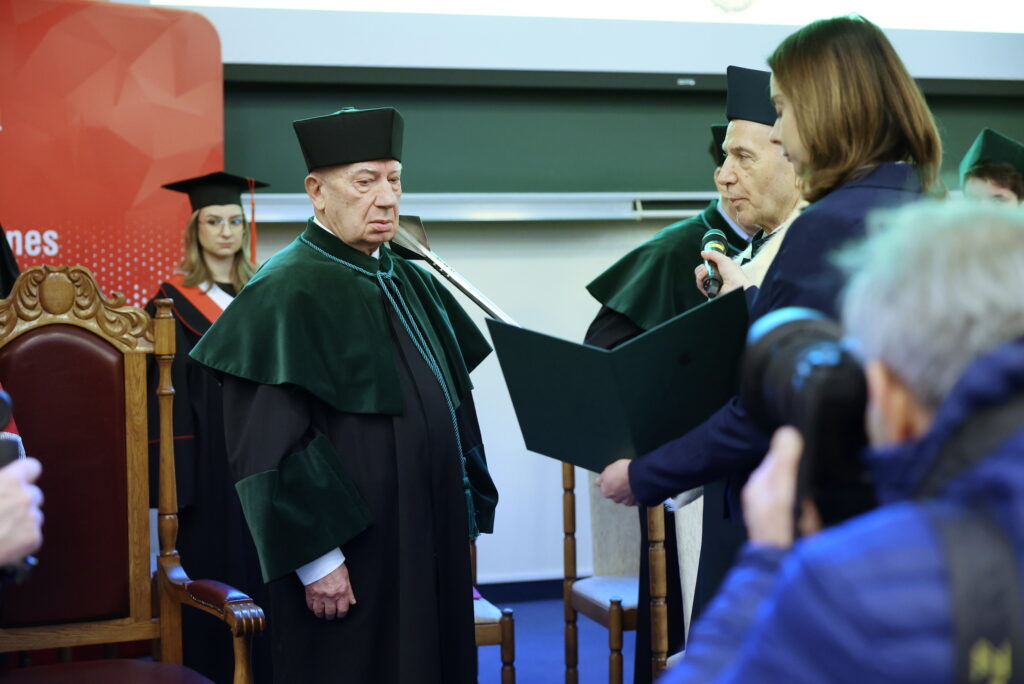 Profesor PŚK z tytułem Doktora Honoris Causa - Radio Kielce Profesor PŚK z tytułem Doktora Honoris Causa - Radio Kielce