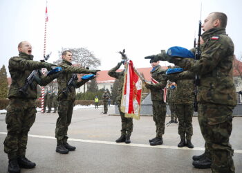 Uroczyście przysięgali służbę ojczyźnie