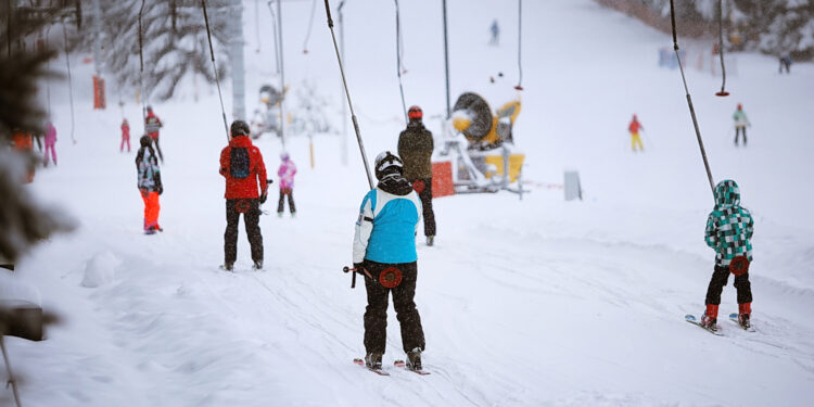 Na zimowy wypoczynek wyjechała lub wyjedzie połowa Polaków