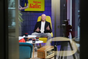 „Dzień dobry, to Ja! Rozmowy inne niż wszystkie w Radiu Kielce”. Mateusz Kalisz / Fot. Wiktor Taszłow - Radio Kielce