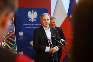 Zaśpiewa Szymon Wydra, pod młotek pójdzie wesele. Finał WOŚP pełen atrakcji - Radio Kielce