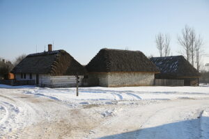 20.01.2026. Tokarnia. Muzeum Wsi Kieleckiej zimą / Fot. Wiktor Taszłow - Radio Kielce