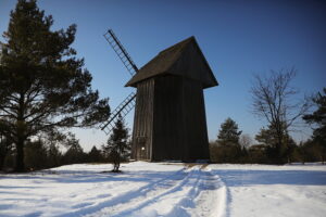 20.01.2026. Tokarnia. Muzeum Wsi Kieleckiej zimą / Fot. Wiktor Taszłow - Radio Kielce