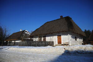 20.01.2026. Tokarnia. Muzeum Wsi Kieleckiej zimą / Fot. Wiktor Taszłow - Radio Kielce