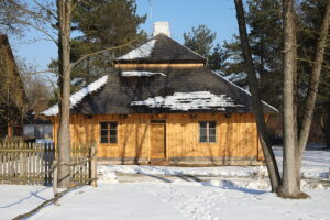 24.01.2026. Tokarnia. Wyremontowany „Kałamarzyk” w skansenie Muzeum Wsi Kieleckiej / Fot. Wiktor Taszłow - Radio Kielce
