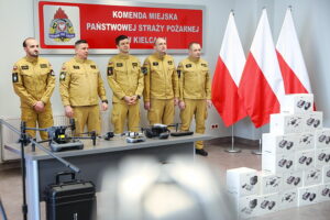 21.01.2026. Kielce. Przekazanie dronów dla jednostek ratowniczo-gaśniczych Państwowej Straży Pożarnej z terenu województwa świętokrzyskiego / Fot. Wiktor Taszłow - Radio Kielce