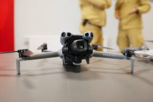 21.01.2026. Kielce. Przekazanie dronów dla jednostek ratowniczo-gaśniczych Państwowej Straży Pożarnej z terenu województwa świętokrzyskiego / Fot. Wiktor Taszłow - Radio Kielce