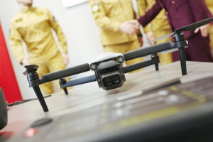 21.01.2026. Kielce. Przekazanie dronów dla jednostek ratowniczo-gaśniczych Państwowej Straży Pożarnej z terenu województwa świętokrzyskiego / Fot. Wiktor Taszłow - Radio Kielce