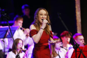 Muzyczna magia świąt popłynęła ze sceny - Radio Kielce