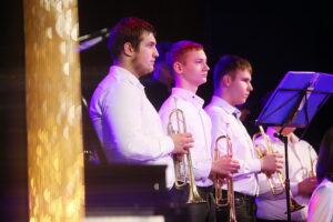 Muzyczna magia świąt popłynęła ze sceny - Radio Kielce