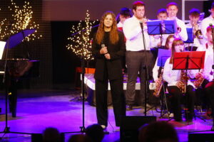 Muzyczna magia świąt popłynęła ze sceny - Radio Kielce