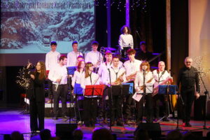 Muzyczna magia świąt popłynęła ze sceny - Radio Kielce