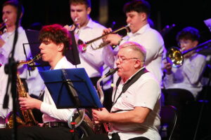 Muzyczna magia świąt popłynęła ze sceny - Radio Kielce