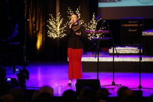 Muzyczna magia świąt popłynęła ze sceny - Radio Kielce