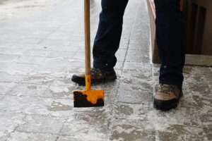 Złamania i stłuczenia plagą niedzielnego przedpołudnia - Radio Kielce