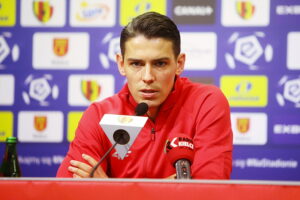 30.01.2026. Kielce. Konferencja prasowa przed meczem Korony Kielce z Legią Warszawa. Na zdjęciu: Mariusz Stępiński, piłkarz Korony Kielce / Fot. Wiktor Taszłow - Radio Kielce