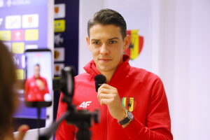 30.01.2026. Kielce. Konferencja prasowa przed meczem Korony Kielce z Legią Warszawa. Na zdjęciu: Mariusz Stępiński, piłkarz Korony Kielce / Fot. Wiktor Taszłow - Radio Kielce