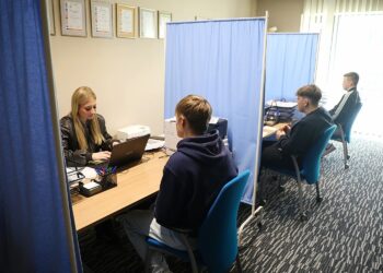 Komisje czekają na poborowych. Pierwsi zostali już przebadani