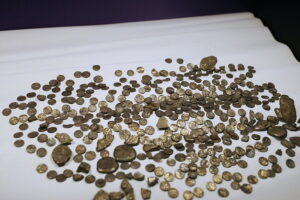 Cenne monety na muzealnej wystawie - Radio Kielce