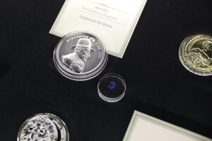 Cenne monety na muzealnej wystawie - Radio Kielce