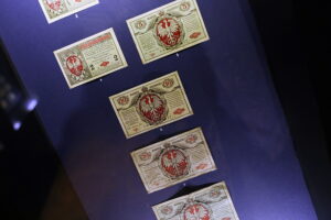 Cenne monety na muzealnej wystawie - Radio Kielce