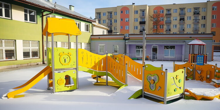 05.01.2025. Kielce. Plac zabaw przy żłobku / Fot. Wiktor Taszłow - Radio Kielce