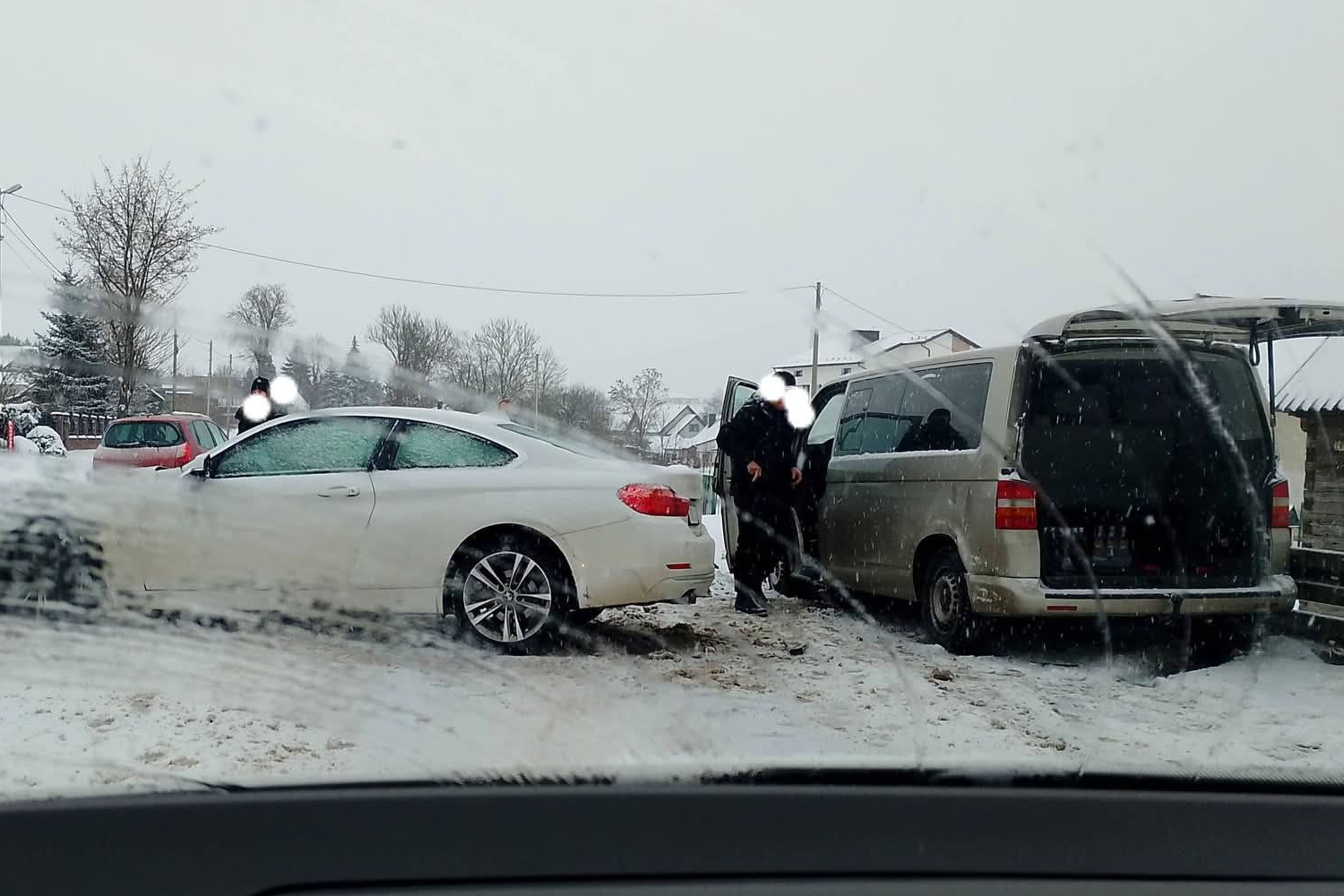 Seria kolizji w regionie. Policja z apelem o ostrożność za kierownicą