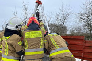Był w studni. Pomogli mu strażacy - Radio Kielce Był w studni. Pomogli mu strażacy - Radio Kielce