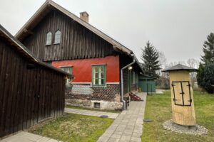 Muzyczne podróże przez świat. Czechy. Śląsk Cieszyński. Trzyniec. Drewniane domy na Borku / Fot. Jerzy Jop - Radio Kielce