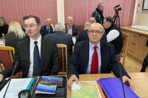 29.01.2026. Staszów. Starostwo Powiatowe w Staszowie. Spotkanie przedstawicieli PKP S.A i PKP PLK z samorządowcami, władzami województwa i przedstawicielami rządu / Fot. Grażyna Szlęzak-Wójcik – Radio Kielce