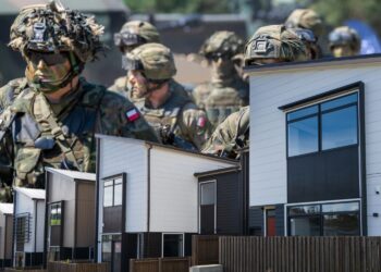 Wojsko zajmie działki? Chodzi o tysiące miejsc pracy - Radio Kielce Wojsko zajmie działki? Chodzi o tysiące miejsc pracy