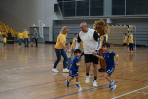 Dziadkowie i wnuki opanowali Halę Legionów - Radio Kielce