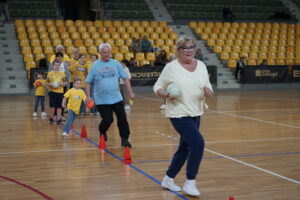 Dziadkowie i wnuki opanowali Halę Legionów - Radio Kielce