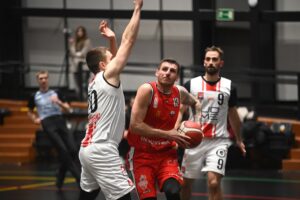 Porażka i groźna kontuzja. UJK Kielce na tarczy wraca z Krakowa - Radio Kielce 21.01.2026. Kraków. Mecz UJK Kielce - KS Cracovia 1906 / źródło: UJK Kielce