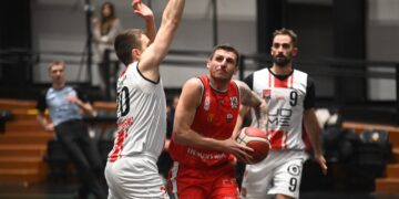 Lider okazał się za mocny. Porażka UJK pod Wawelem