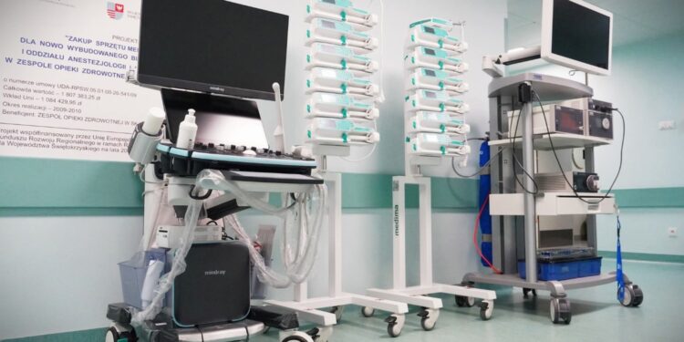 08.01.2026. Skarżysko-Kamienna. Zespół Opieki Zdrowotnej w Skarżysku-Kamiennej. Nowa mobilna aparatura medyczna / Fot. Izabela Mortas-Rubak - Radio Kielce