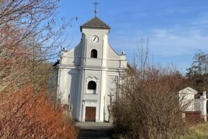 Muzyczne podróże przez świat. Czechy. Śladami sagi „Krzywy kościół” - Radio Kielce