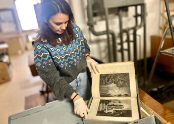 Zabytkowe księgi z Muzeum Wsi Kieleckiej odzyskały dawną świetność