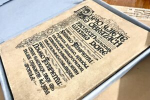 Książki z kolekcji Muzeum Wsi Kieleckiej po konserwacji / Fot. Dorota Klusek - Radio Kielce