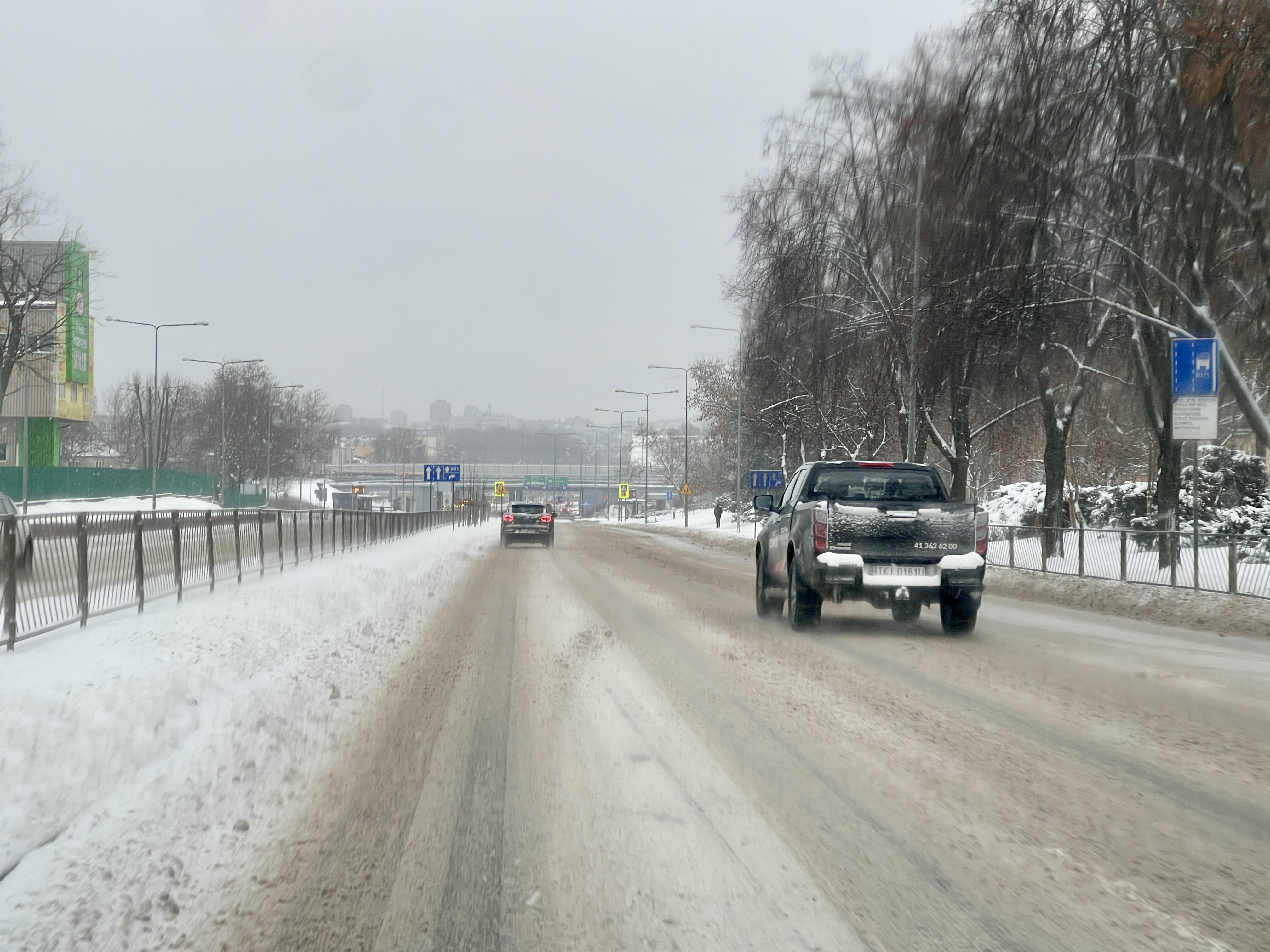 Raport z zaśnieżonych dróg