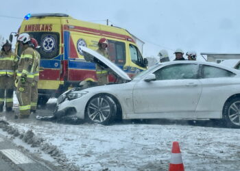 Ślisko na drogach - uważajmy za kierownicą - Radio Kielce Ślisko na drogach - uważajmy za kierownicą