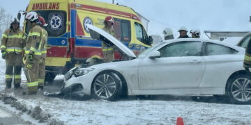 Ślisko na drogach - uważajmy za kierownicą