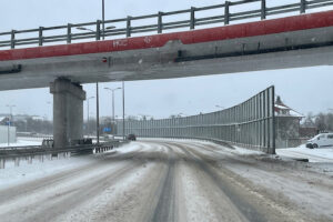 Raport z zaśnieżonych dróg - Radio Kielce Raport z zaśnieżonych dróg - Radio Kielce