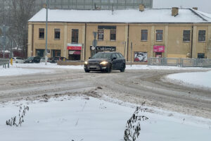 Raport z zaśnieżonych dróg - Radio Kielce Raport z zaśnieżonych dróg - Radio Kielce