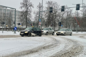 Raport z zaśnieżonych dróg - Radio Kielce Raport z zaśnieżonych dróg - Radio Kielce