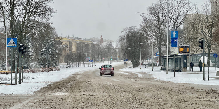 Raport z zaśnieżonych dróg - Radio Kielce Raport z zaśnieżonych dróg